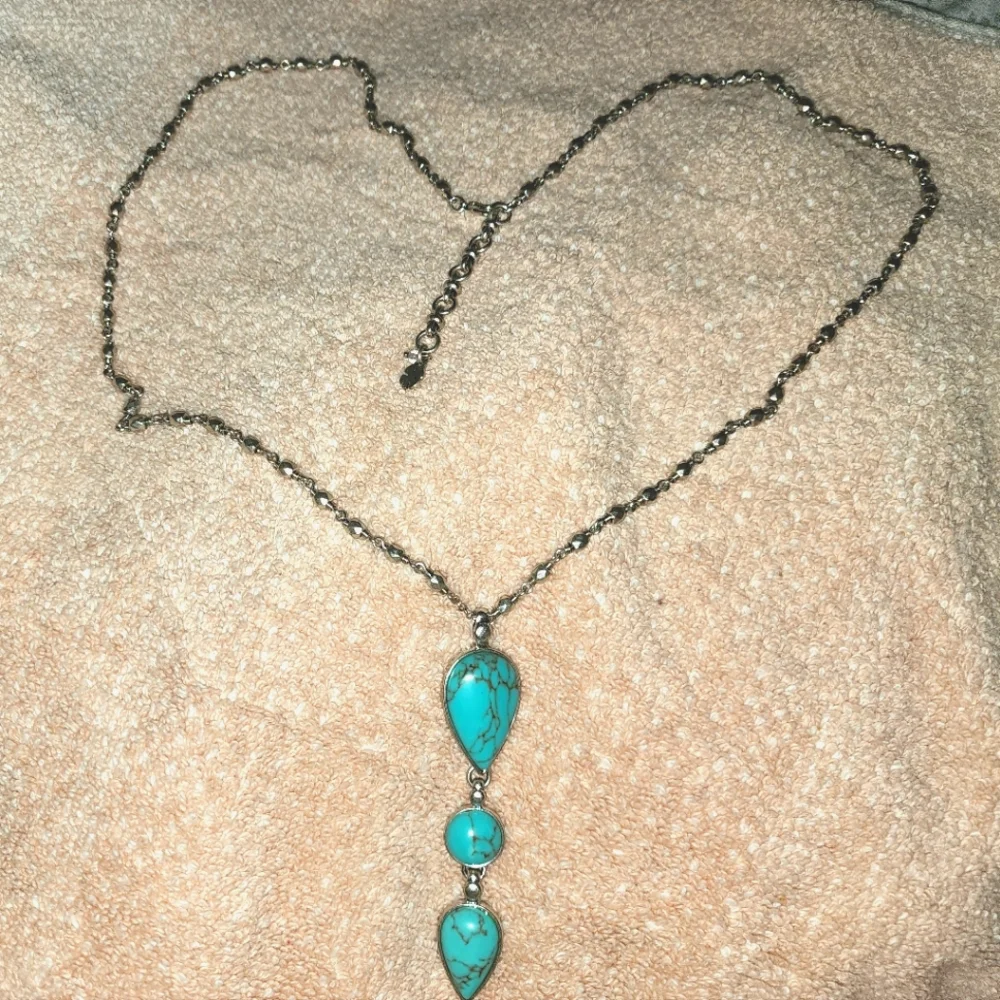 Necklace - Picture 1 of 3